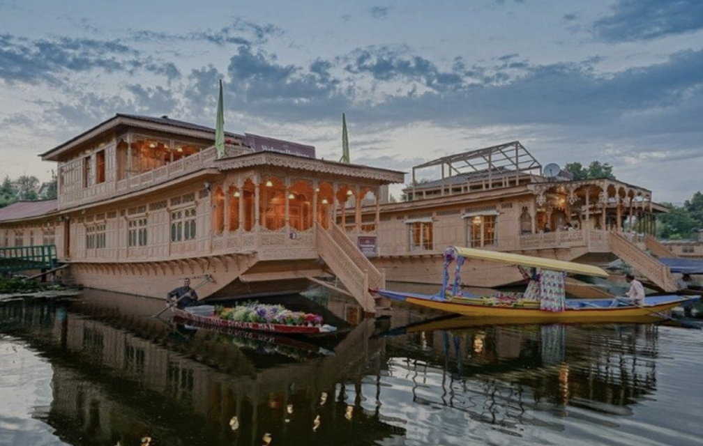 Super Deluxe Houseboat At Dal Lake Jammu And Kashmir Prices Reviews